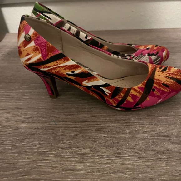 Colorful women’s high heel shoes - Picture 8 of 10